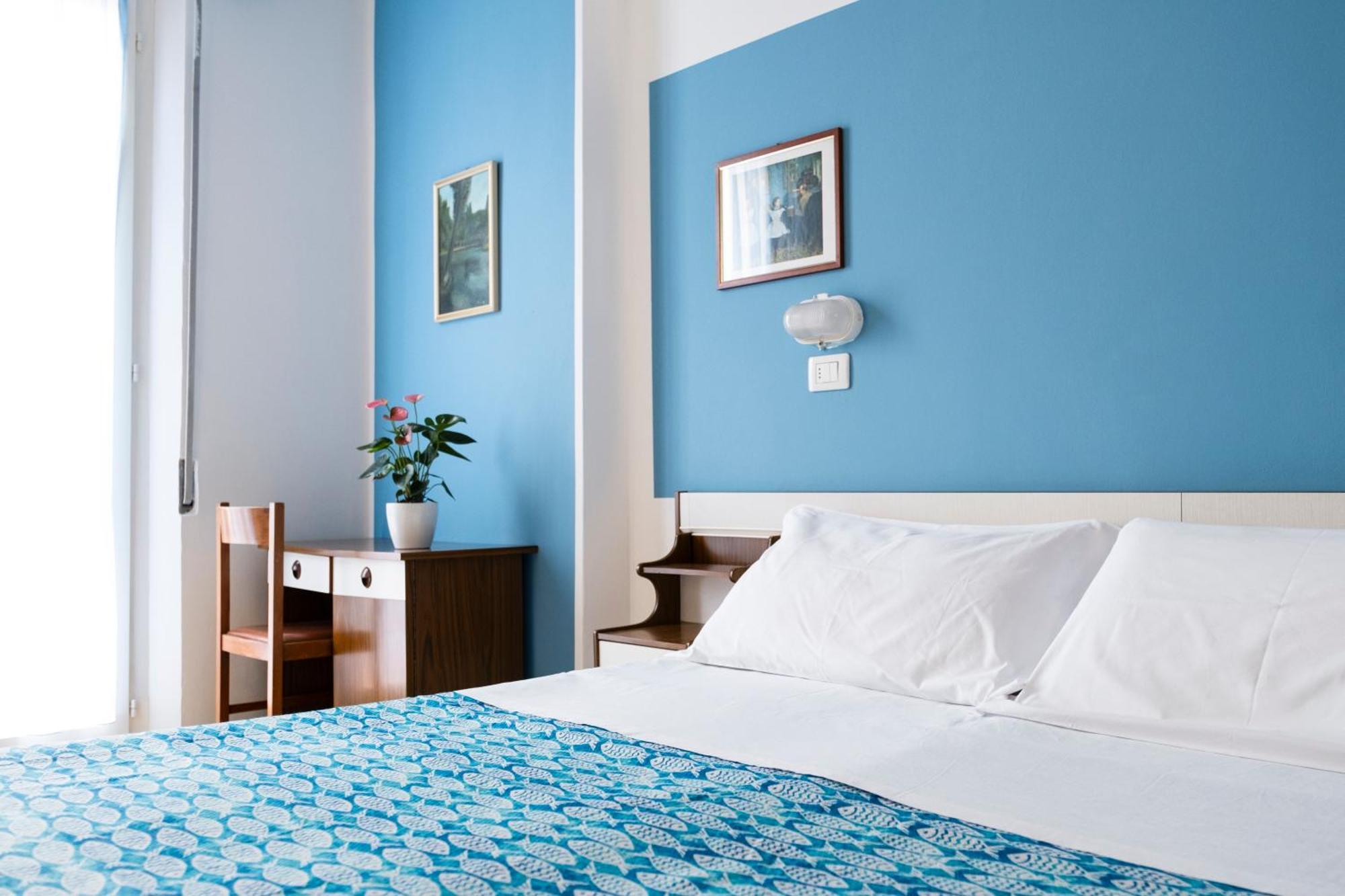 Hotel Cheri Римини Экстерьер фото