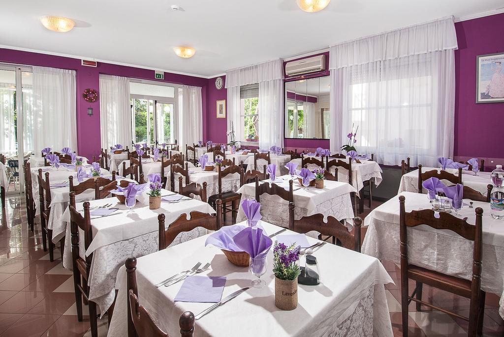 Hotel Cheri Римини Экстерьер фото